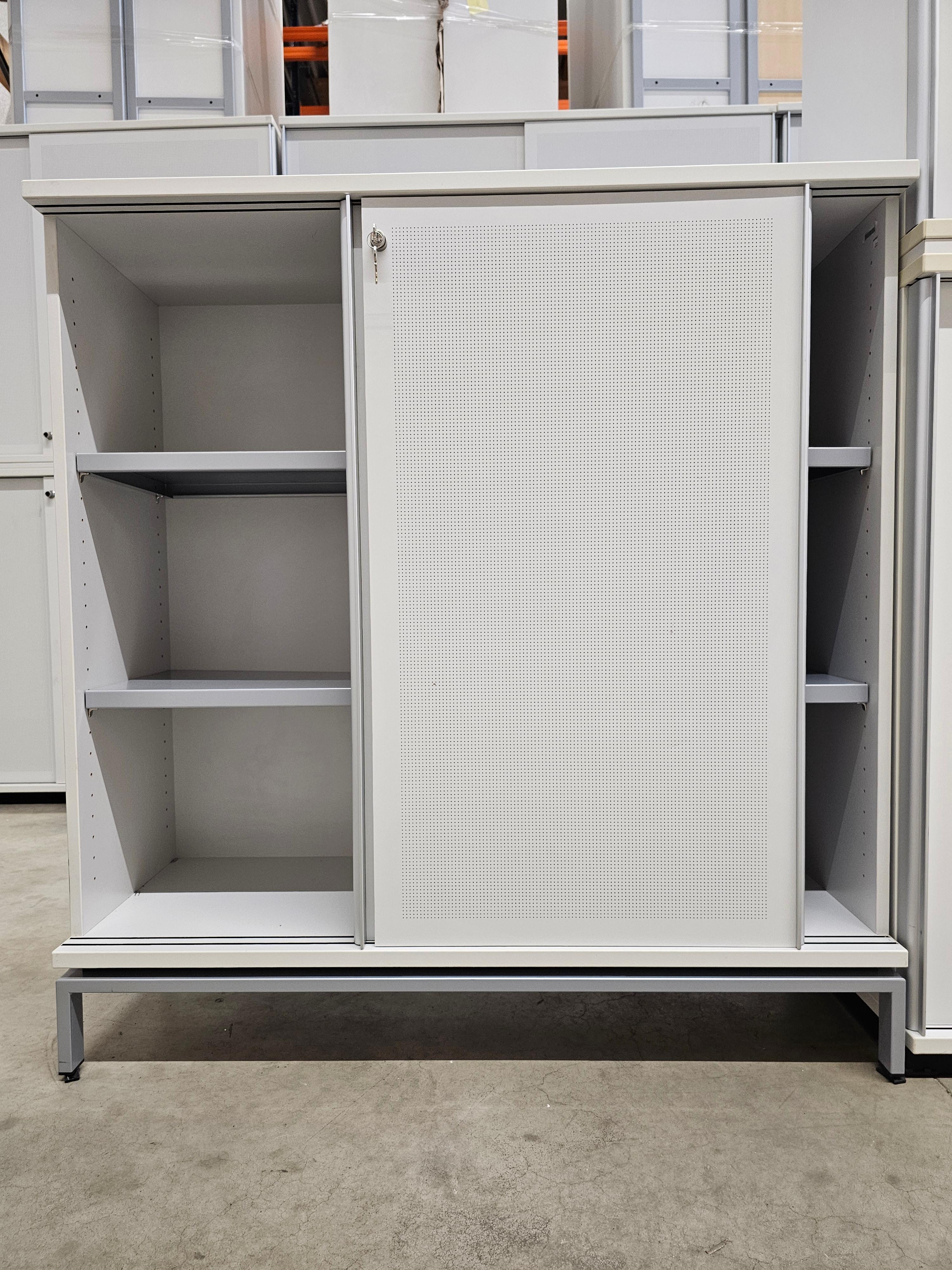 Armoire