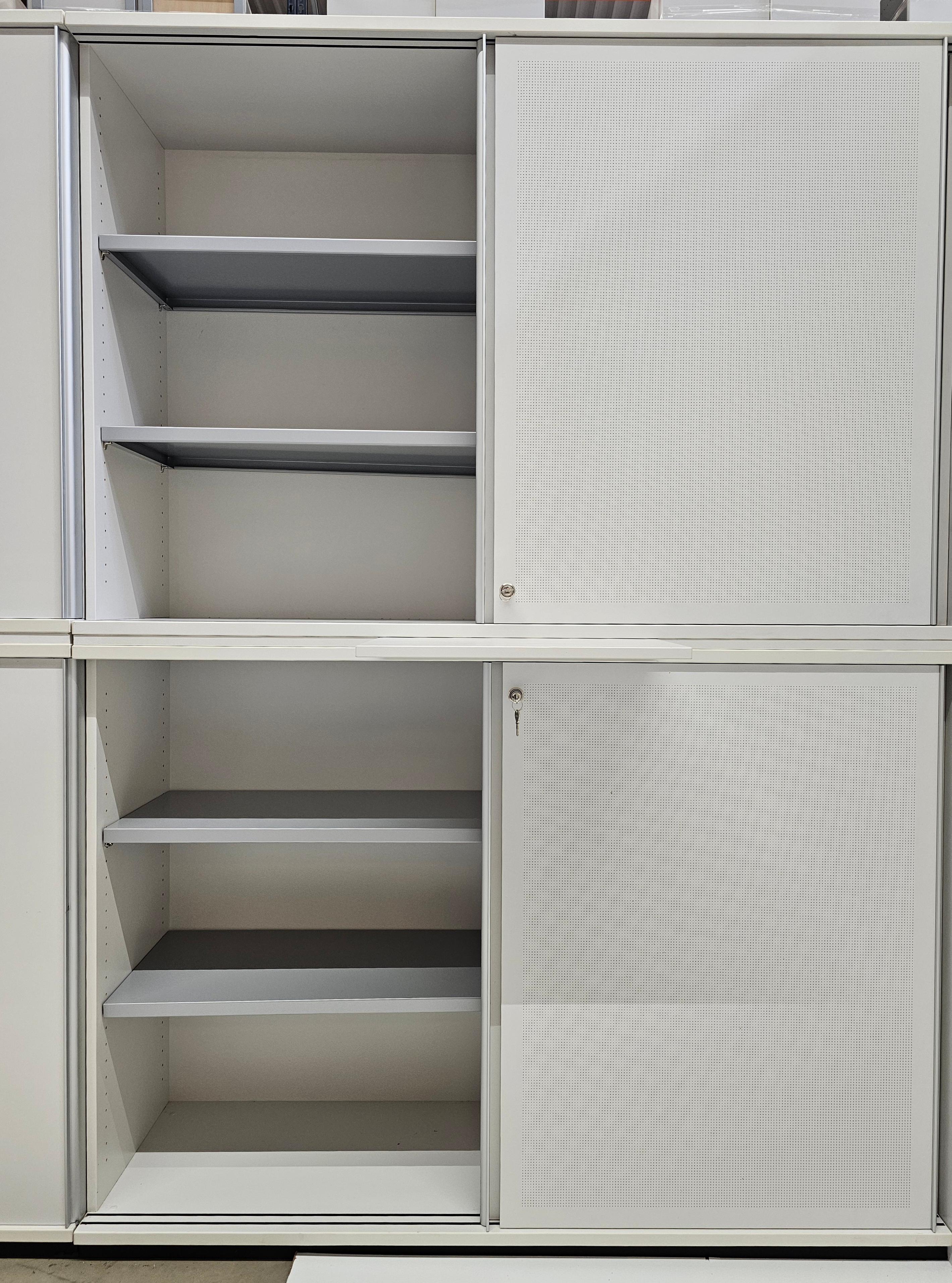 Armoire bois ajourée