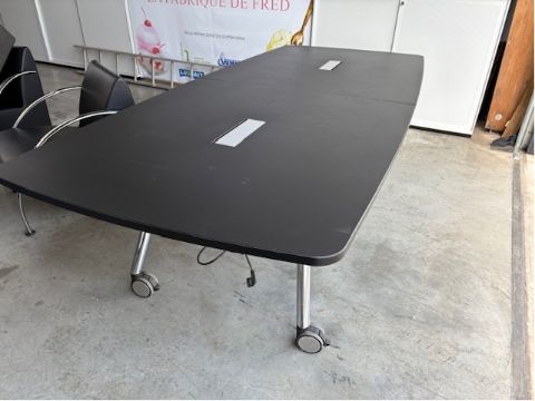 Table de réunion pliante – Noire / Pieds alu / Sur roulettes