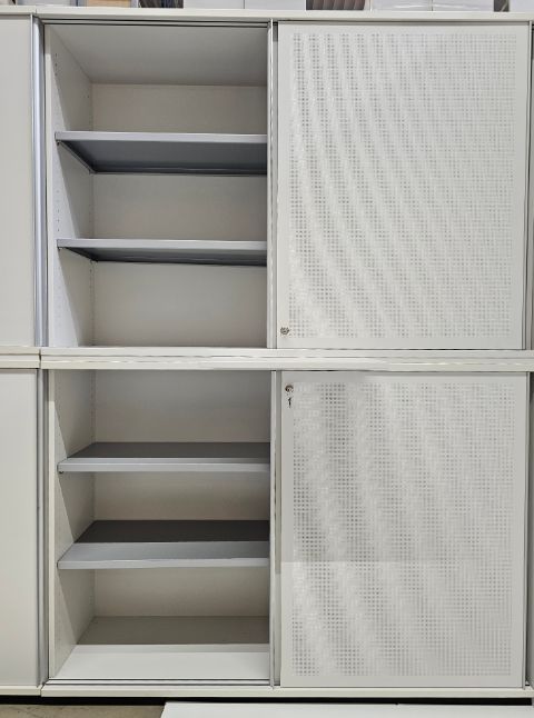 Armoire bois ajourée